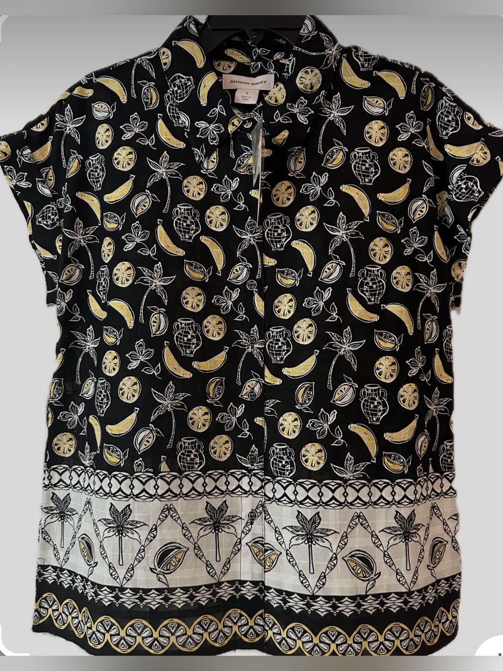 Allison Daley Button Down, Short Sleeve Camp Shirt
Sz S
NWT
